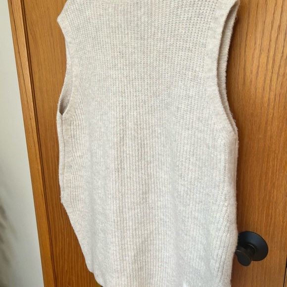 Vince Camuto Cream V-Neck Sweater Vest - Picture 3 of 3